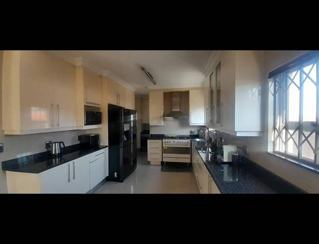 4 BEDROOM TOWNHOUSE FOR SALE IN WITKOPPEN